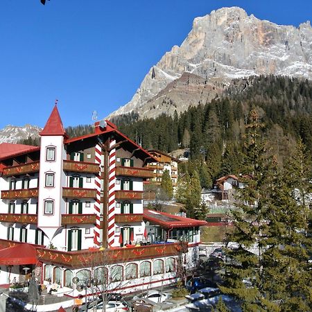 Hotel Regina San Martino Di Castrozza Extérieur photo